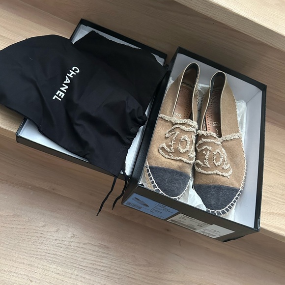 Chanel tan + black espadrilles. Size 39 - Picture 3 of 5